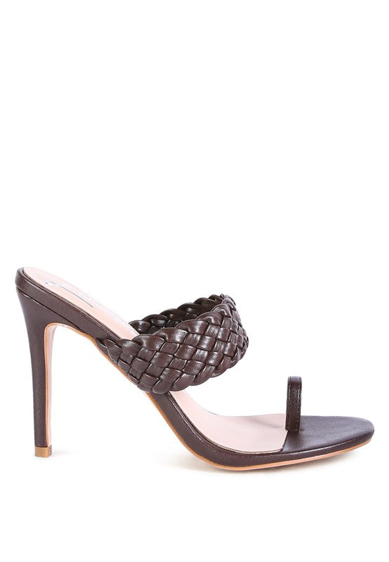 HIGH PERKS WOVEN STRAP TOE RING SANDALS